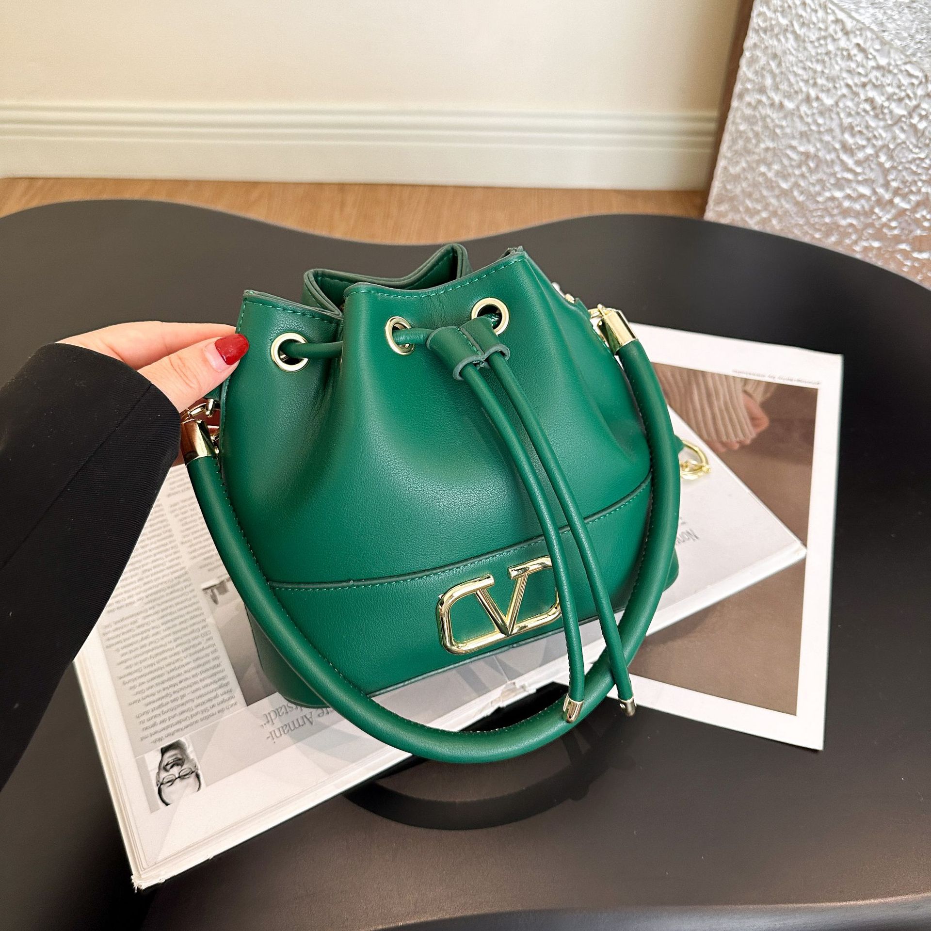 Bolso de mujer fresco, dulce, de moda, descanso, lindo bolsillo, bolso de moda y lindo bolso de mujer más joven este año nuevo