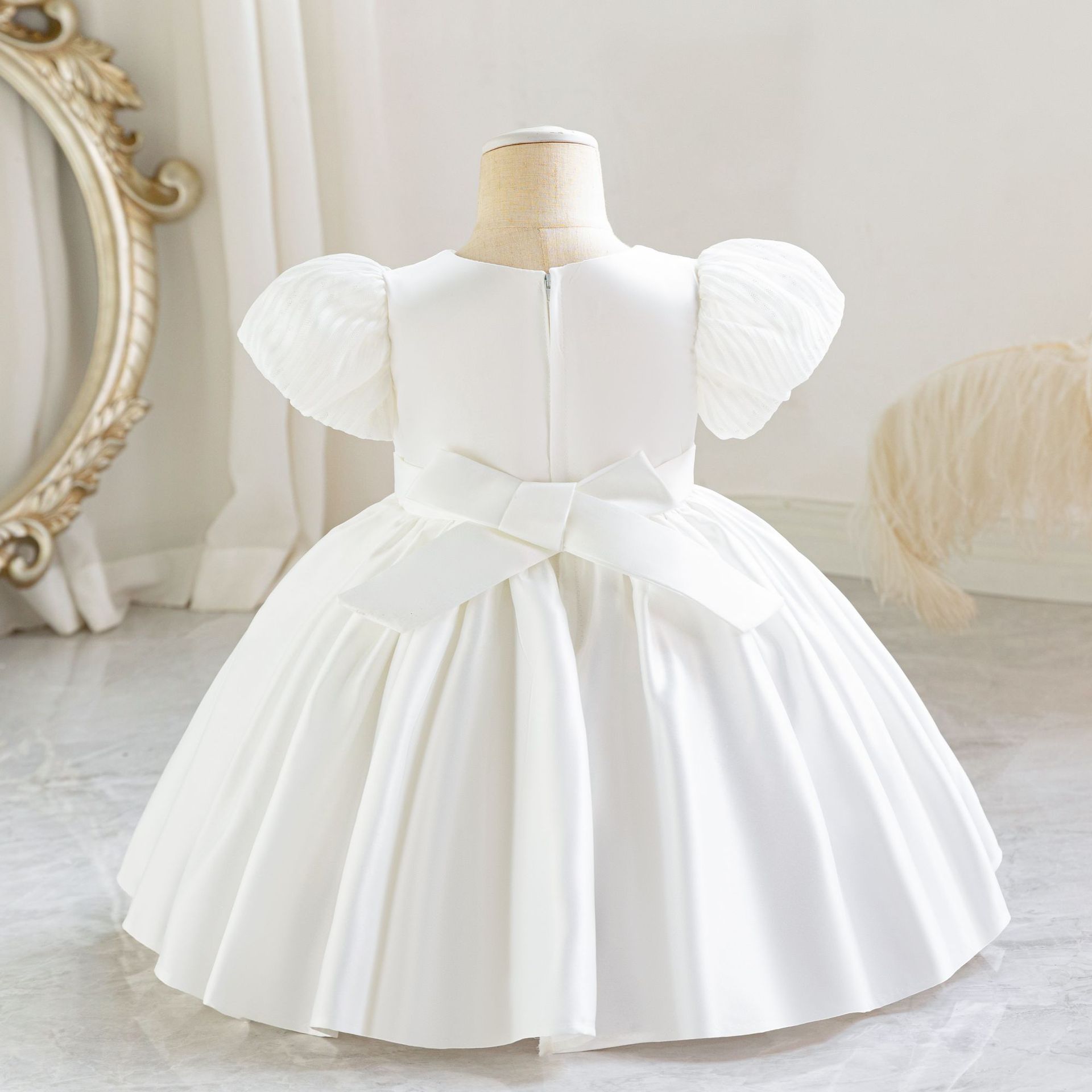 Robe d'anniversaire pour enfant Robe d'anniversaire pour enfant Robe de princesse de première année à rayures en satin avec nœud_voghion.com