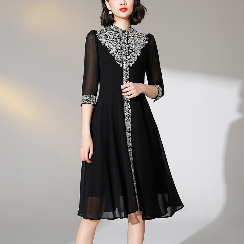 Shenzhen high-end brand middle-aged and elderly mother dress dress spring and autumn fashion new daily mother-in-law dress women wholesale