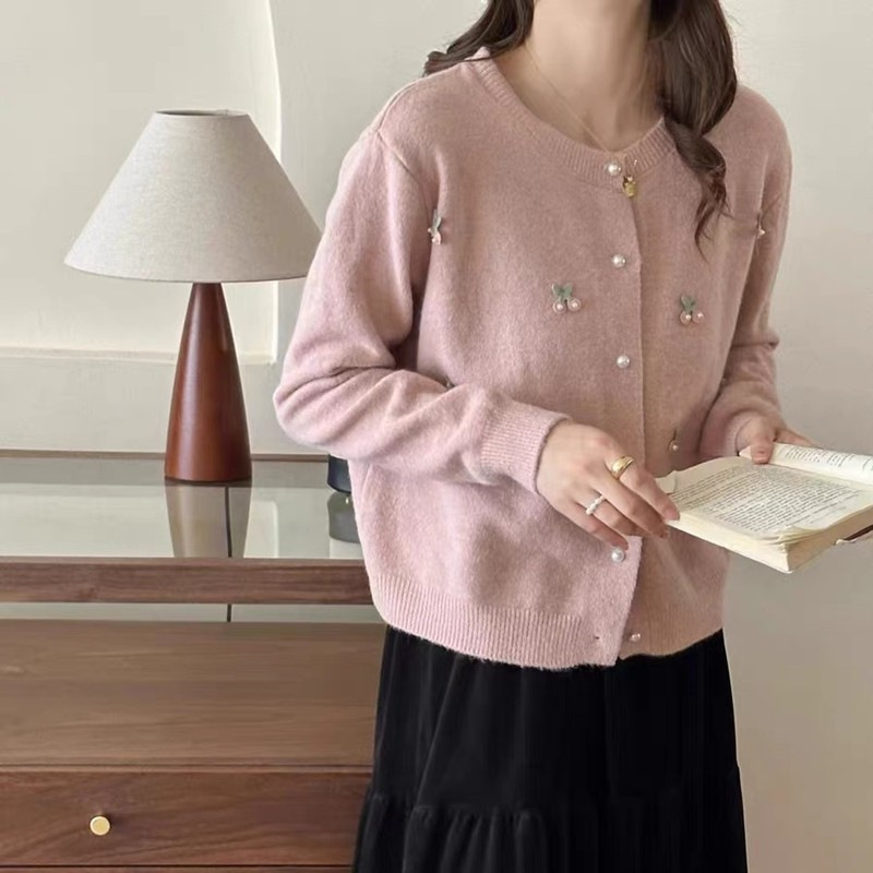 Autumn and Winter Korean Style Small Fresh Flower Round Neck Single-Breasted Gentle Soft Waxy Age-Reducing Sweater Jacket Knitted Cardigan