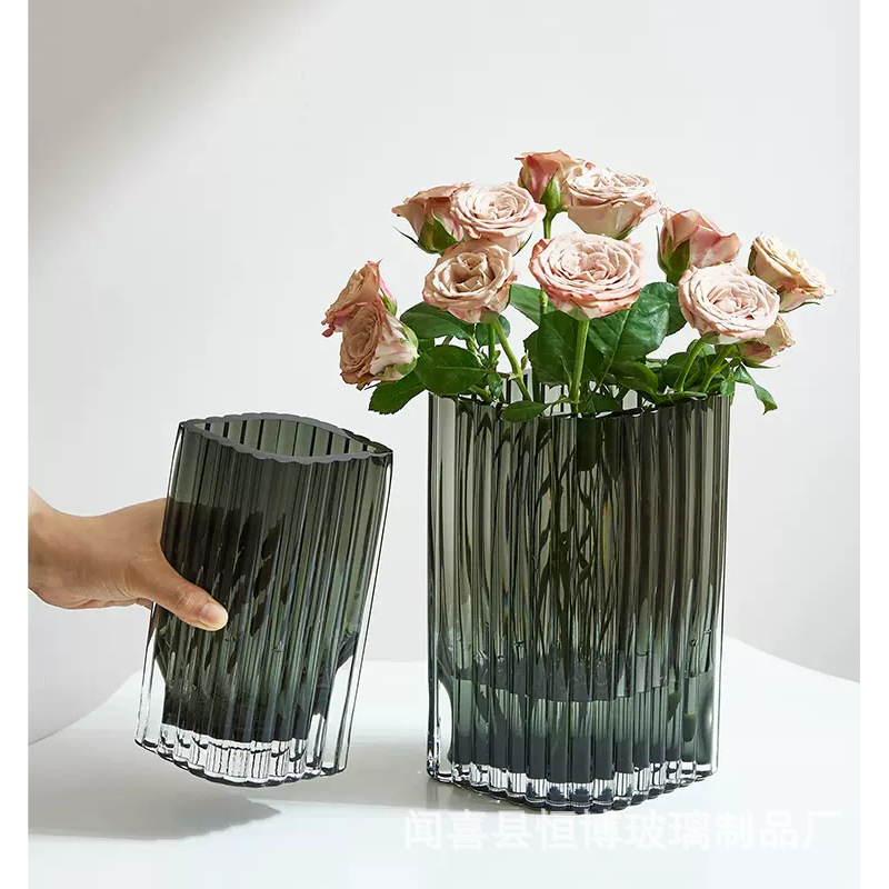 Jarrón de vidrio nórdico danés sala de estar arreglo de flores transparente Cultivo de agua luz estilo de lujo barra vertical creativa de gama alta en forma de diamante Sentido de gama alta