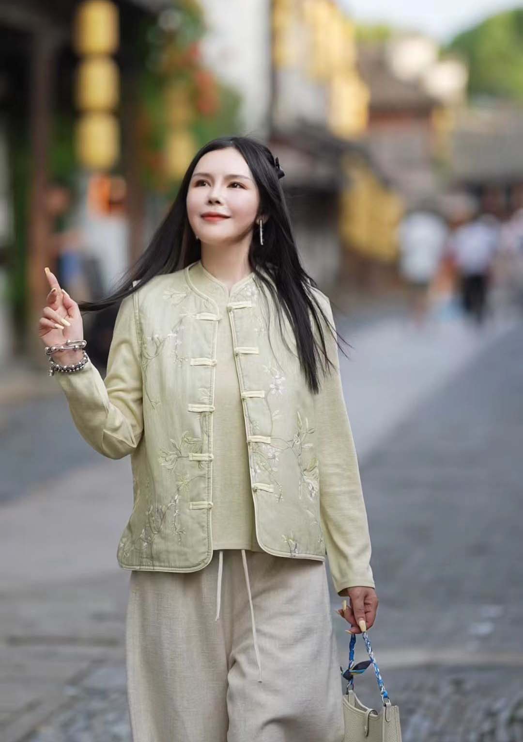 2025 otoño nuevo estilo de estilo chino de la industria pesada bordada collar de botón para mujeres chaleco de algodón ramie chaleco image 8