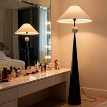 中古风客厅落地灯法式复古简约高级感卧室床头灯沙发旁立式氛围灯