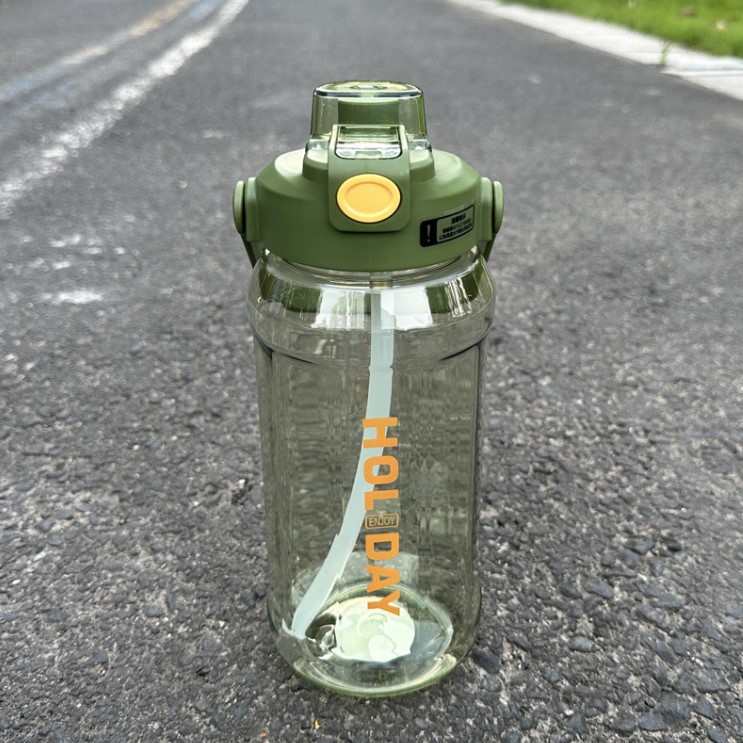 Xinbeidi taza de agua verano plástico portátil con paja deportes al aire libre fitness hervidor 2000ml