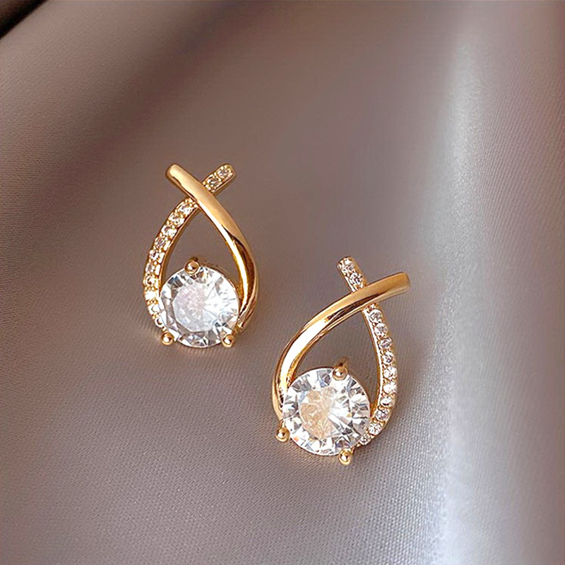 Fashion Female Cross Zircon Alloy Stud Earrings display picture 3