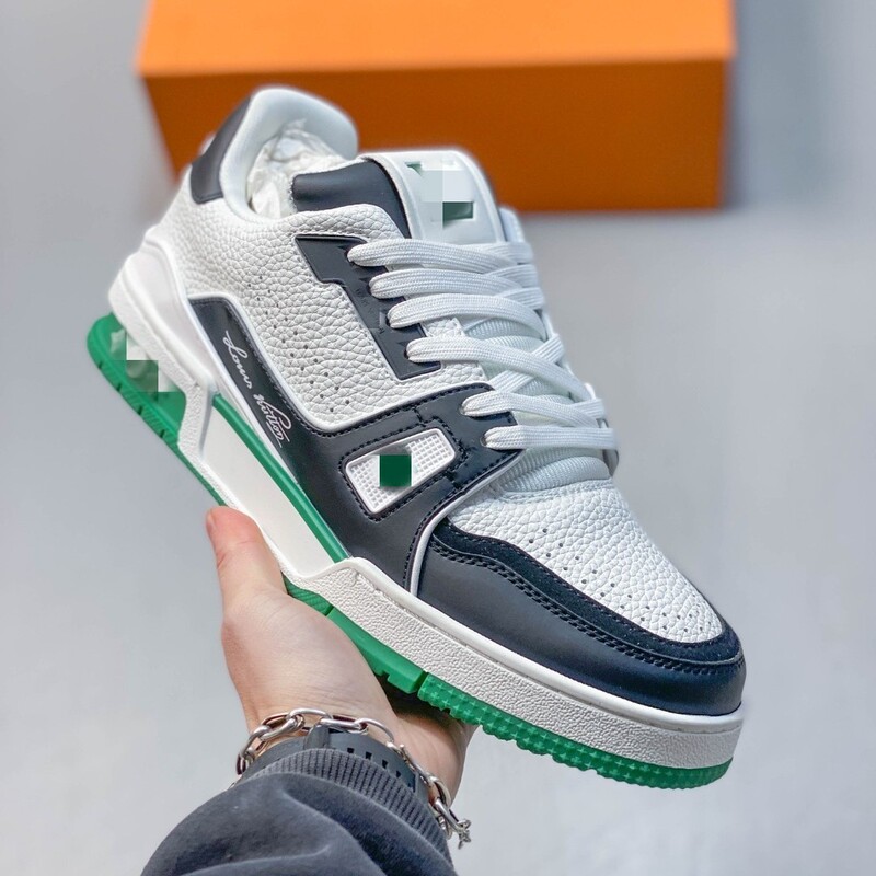 Putian Pure Original High-End Luxury Version of Lv Trainer New Model Full Set Packaging Denim Black and White Casual Couple Sneakers Putian Pure Original High-End Luxury Version of Lv Trainer New Model Full Set Packaging Denim Black and White Casual Couple Sneakers