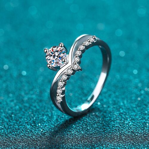 XDY925 silver V-shaped micro-set ring four-claw moissanite diamond ring for women factory direct sales one piece dropshipping Korean version simple