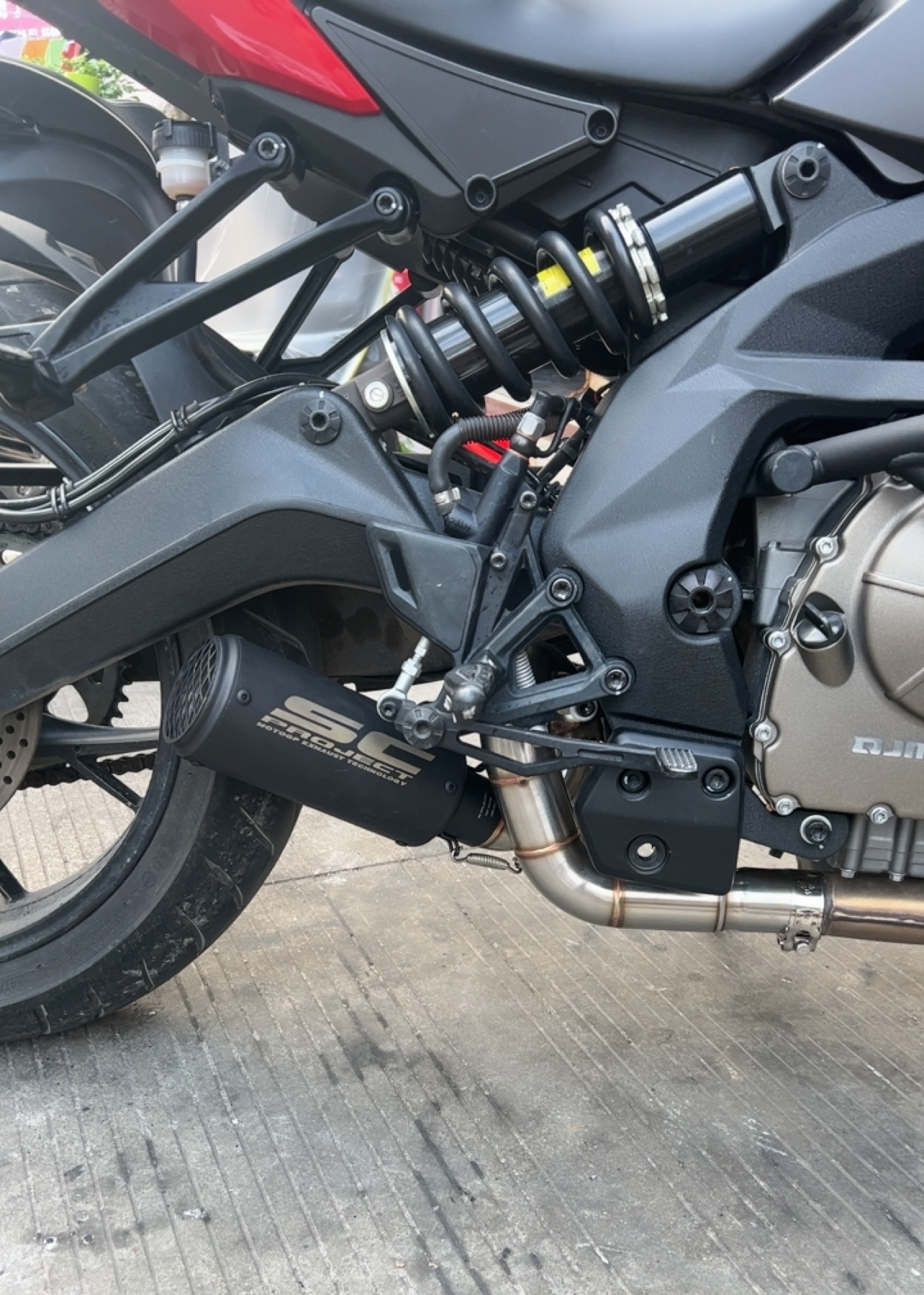 Qianjiang chase 600 bottom row middle race 600 swing middle race 800 exhaust pipe front middle