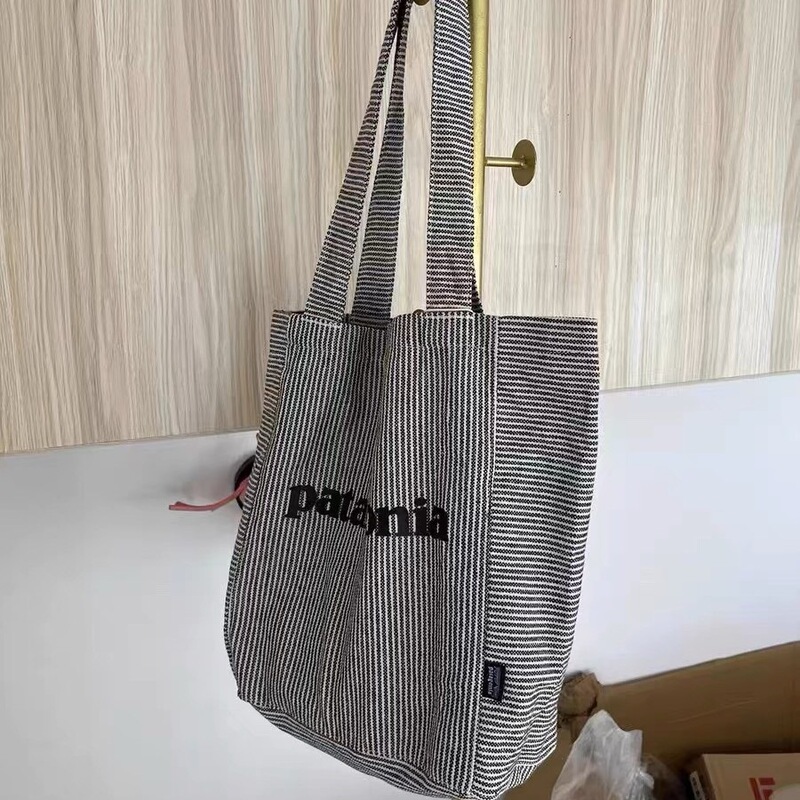 Patagonia Canvas Square Bag Niche Lettered Cotton Shoulder Bag Women's Artistic Canvas Bag Fashionable Large Capacity