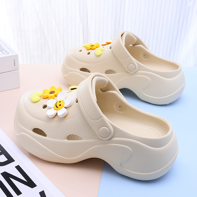 New Yellow Sunflower Cave Shoes Women's Shoes Flower Smiley Flower Cute Cartoon Shoes Detachable DIY Beach Sandals
