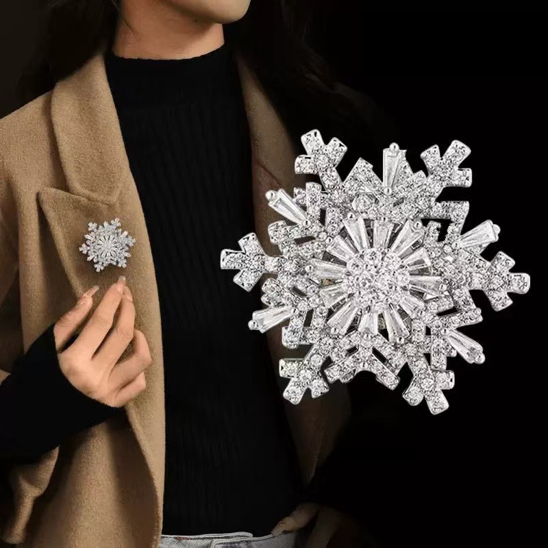 2024 New High-end Luxury Rotating Snowflake Brooch Fixed Clothes Pin Suit Jacket Corsage Accessories