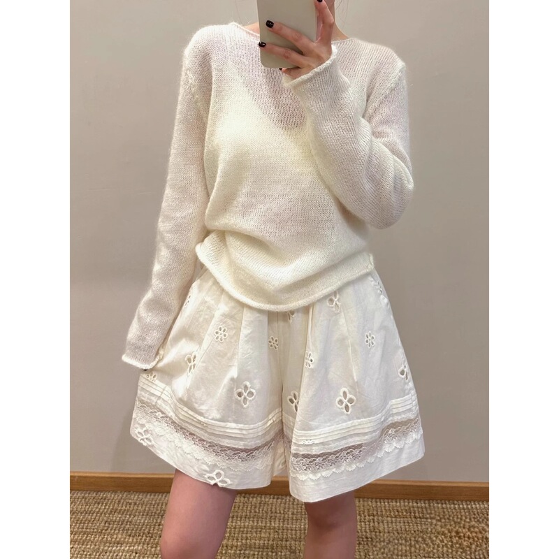 Korean-Style Hollow-Out Cotton Lace Patchwork Casual Shorts for Women, Summer Loose Design with Lace Trim, Versatile Wide-Leg Pants Korean-Style Hollow-Out Cotton Lace Patchwork Casual Shorts for Women, Summer Loose Design with Lace Trim, Versatile Wide-Leg Pants