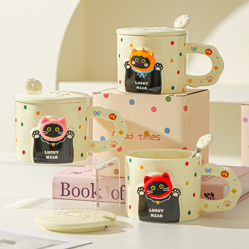 Cute gato taza de cerámica con cubierta cuchara taza de café taza de agua taza de pareja regalo de mano al por mayor alto valor facial