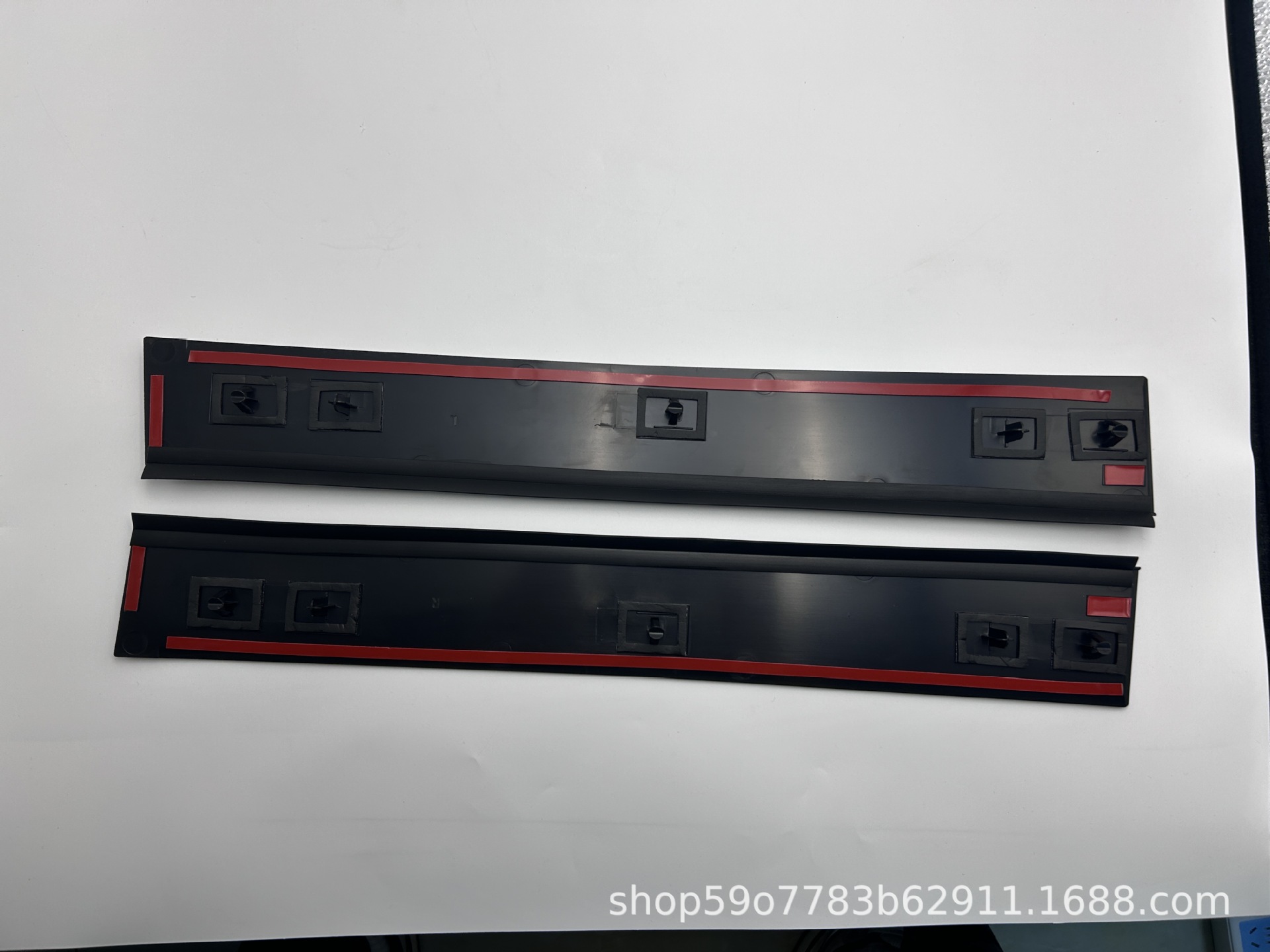 08-16 Chrysler 08-20 Dodge Glass Trim Strip 5020667Aa 5020666Aa Modification
