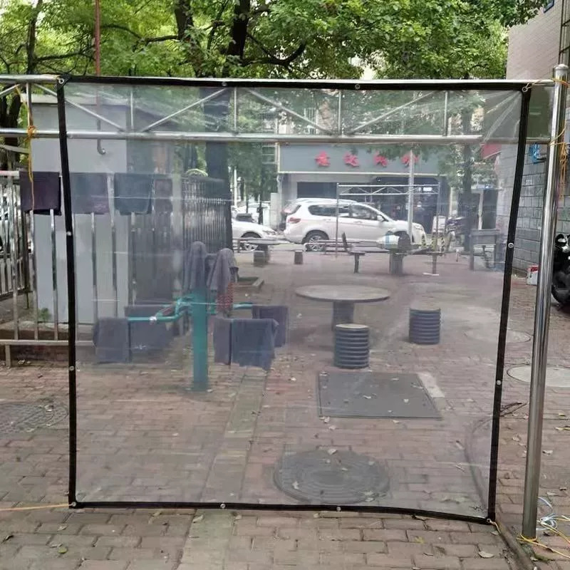 Лобовое дождезащитное морозостойкое покрытие внутреннего двора