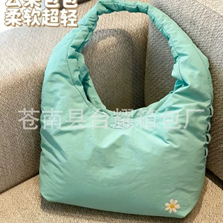 厂家定制款尼龙云朵包包夹棉通勤单肩手提绵柔感大容量简约包包