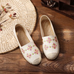 2025 New Cotton and Linen Cloth Shoes Women's Embroidered Fisherman's Shoes Ethnic Style Hanfu Shoes Slip-on All-match Canvas Shoes