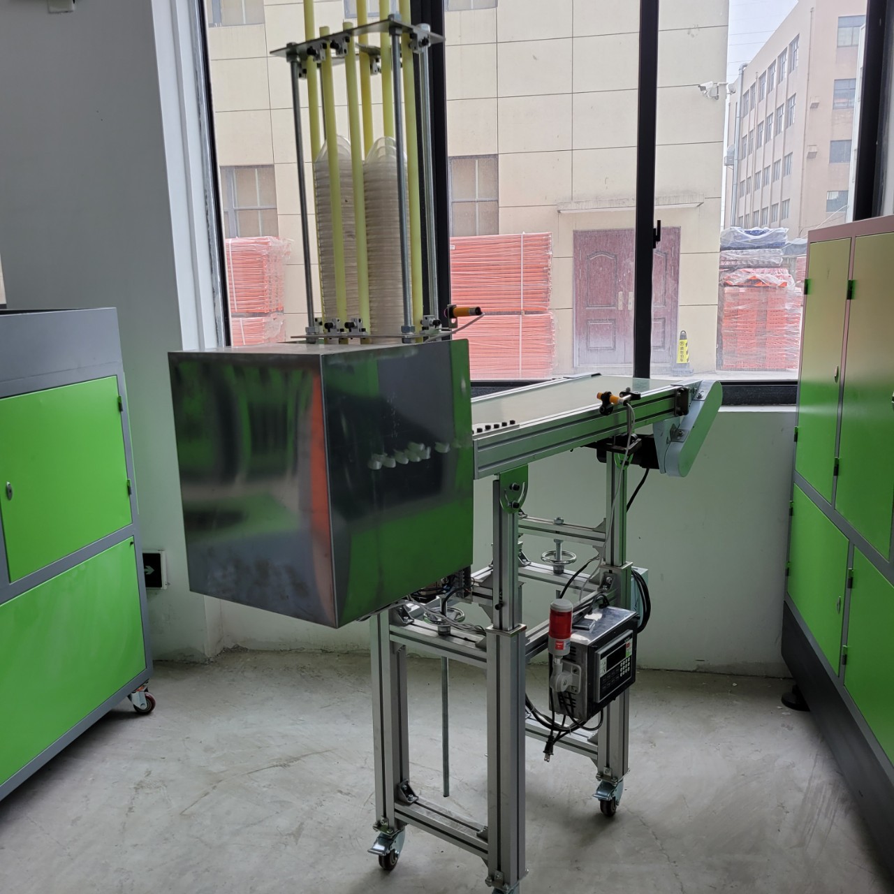 广口瓶坯自动放坯机器  广口瓶  广口瓶坯自动分坯机 吹瓶机