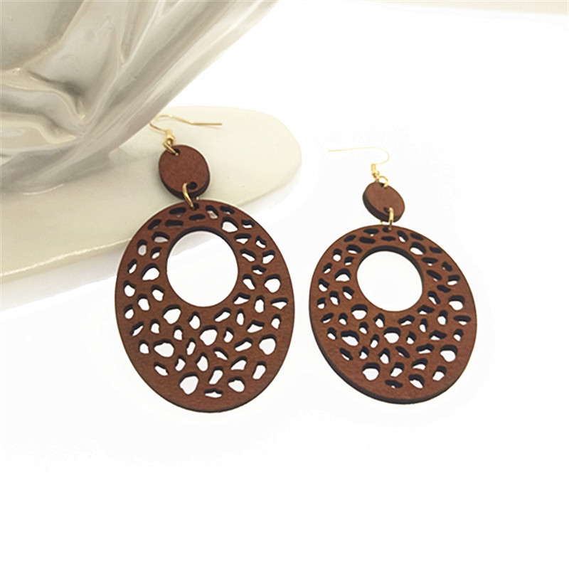 European-american Amazon cross-border Bohemian retro earrings Mesh cut wood pieces geometric oval earrings