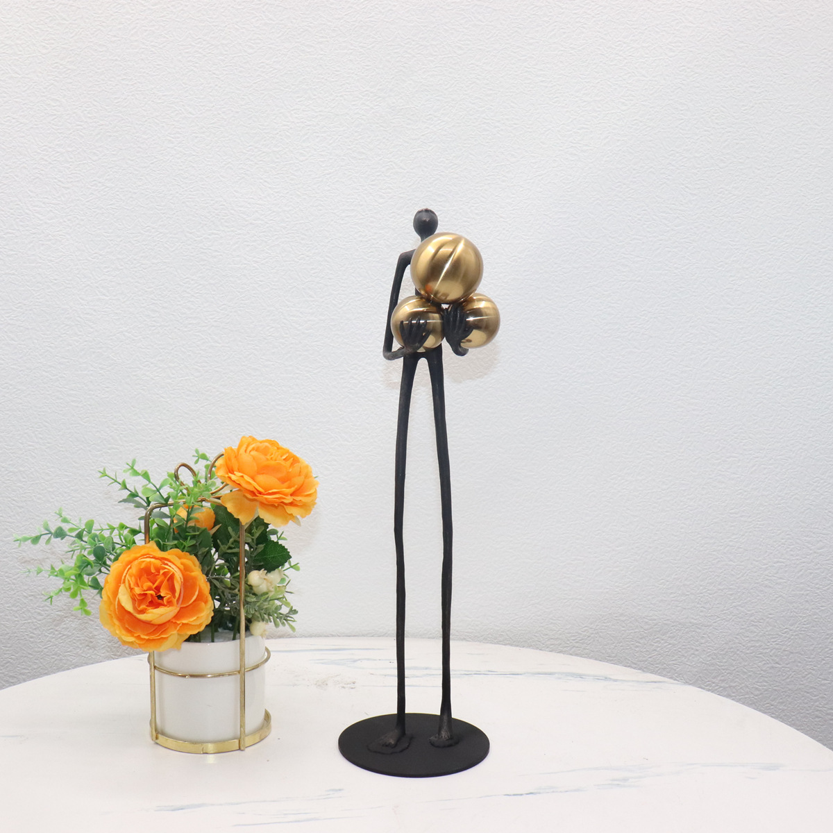 Luz moderna modelo de lujo sala de estar decoración suave bola personaje escultura decoración Hotel sala de exposiciones decoración de Arte de metal