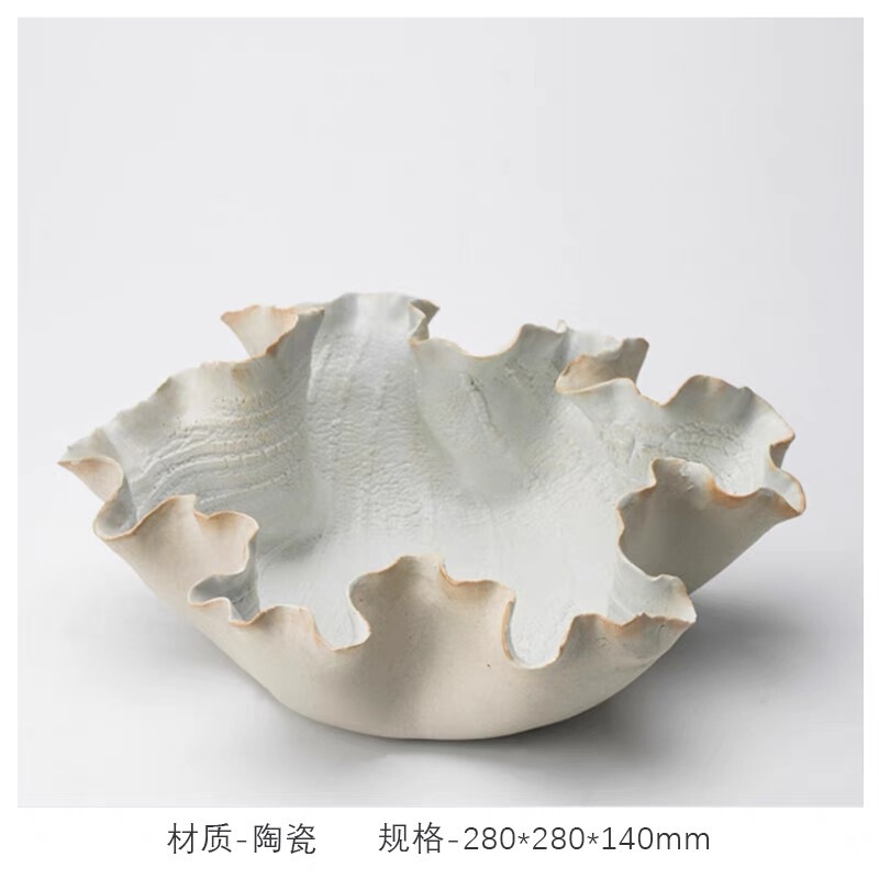 シンプルで現代的なビルの見本間の陶磁器の花瓶の装飾の果物の皿の置物の家の越境のデスクトップは花器を収納します。|undefined