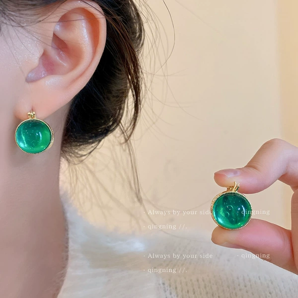 E483 green earrings