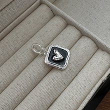 S925纯银韩版小众设计感吊坠简约时尚感个性心形侧坠银饰批发