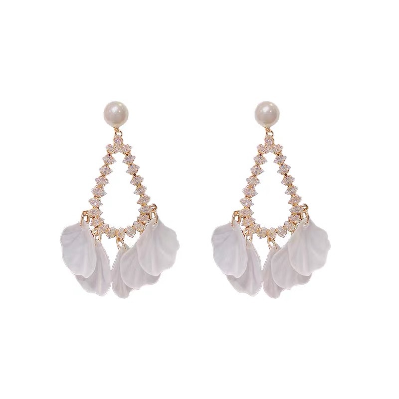 Acrylic fashionable earrings with zircon drop-shaped with tassels