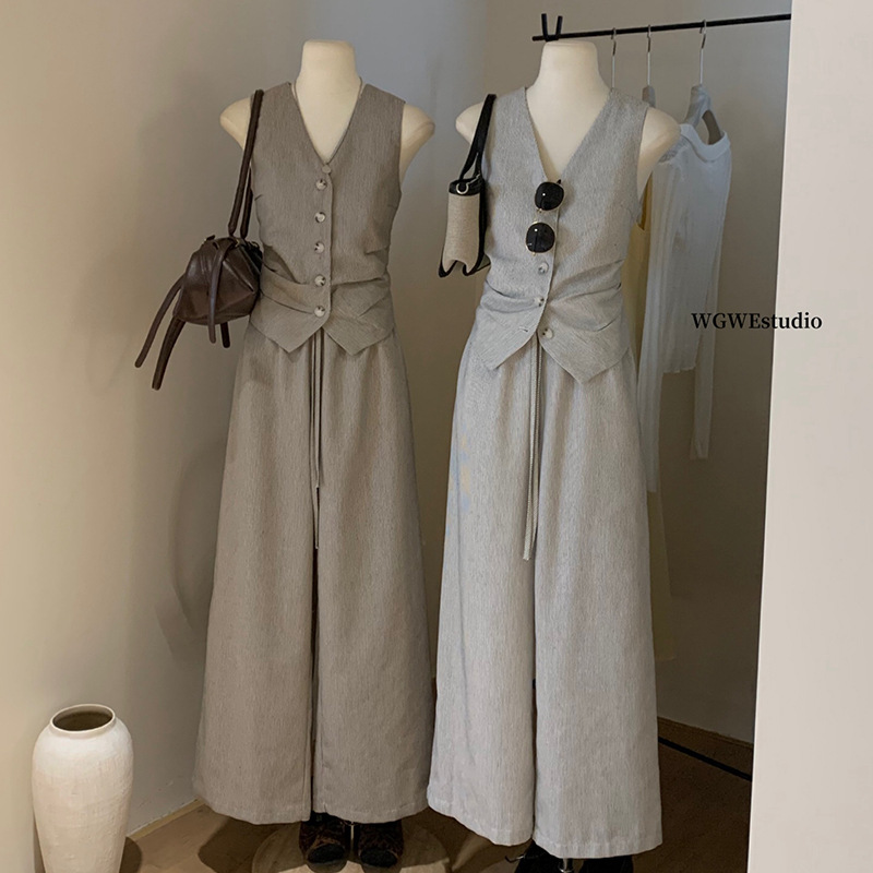 塞纳2025春法式慵懒条纹显瘦V领马甲+百搭宽松阔腿长裤休闲套装女