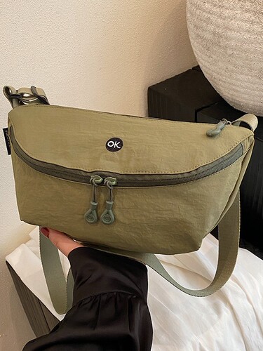 Nylon crescent waist bag for women, simple outdoor style mobile phone bag, ultra-light chest bag, adjustable shoulder strap, can be sent on behalf of you
