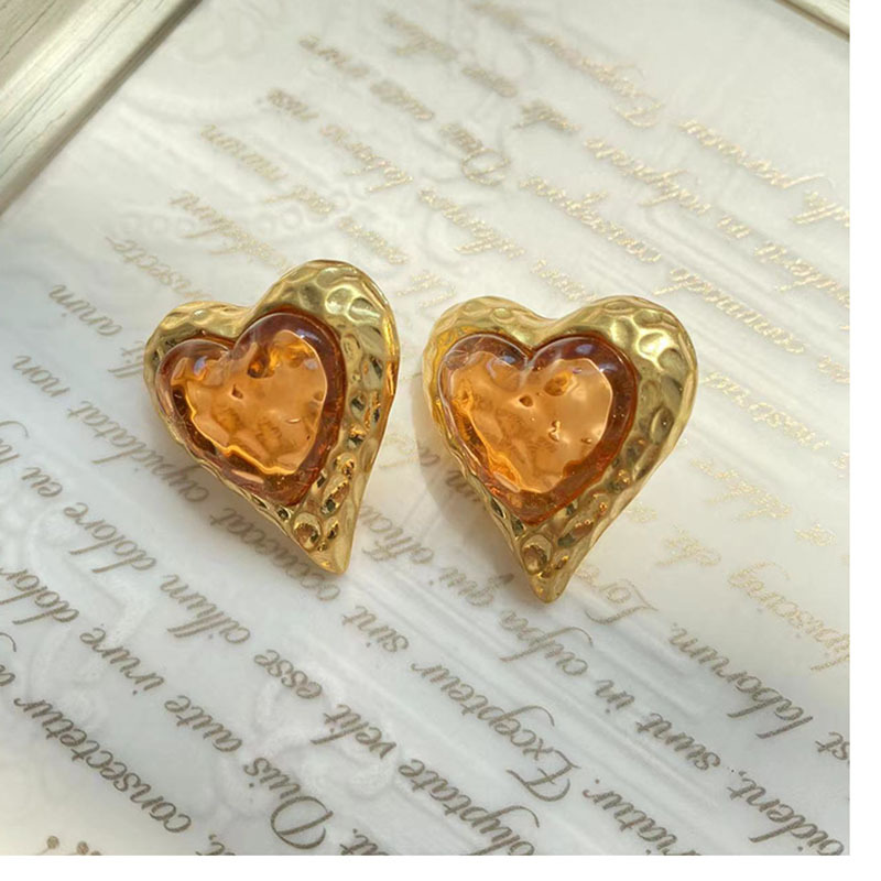 1 Pair Quantity Holiday Occasion glass Material Fashion Heart Shape Glass Heart Artificial Gemstones Women's Ear Studs 1 Pair