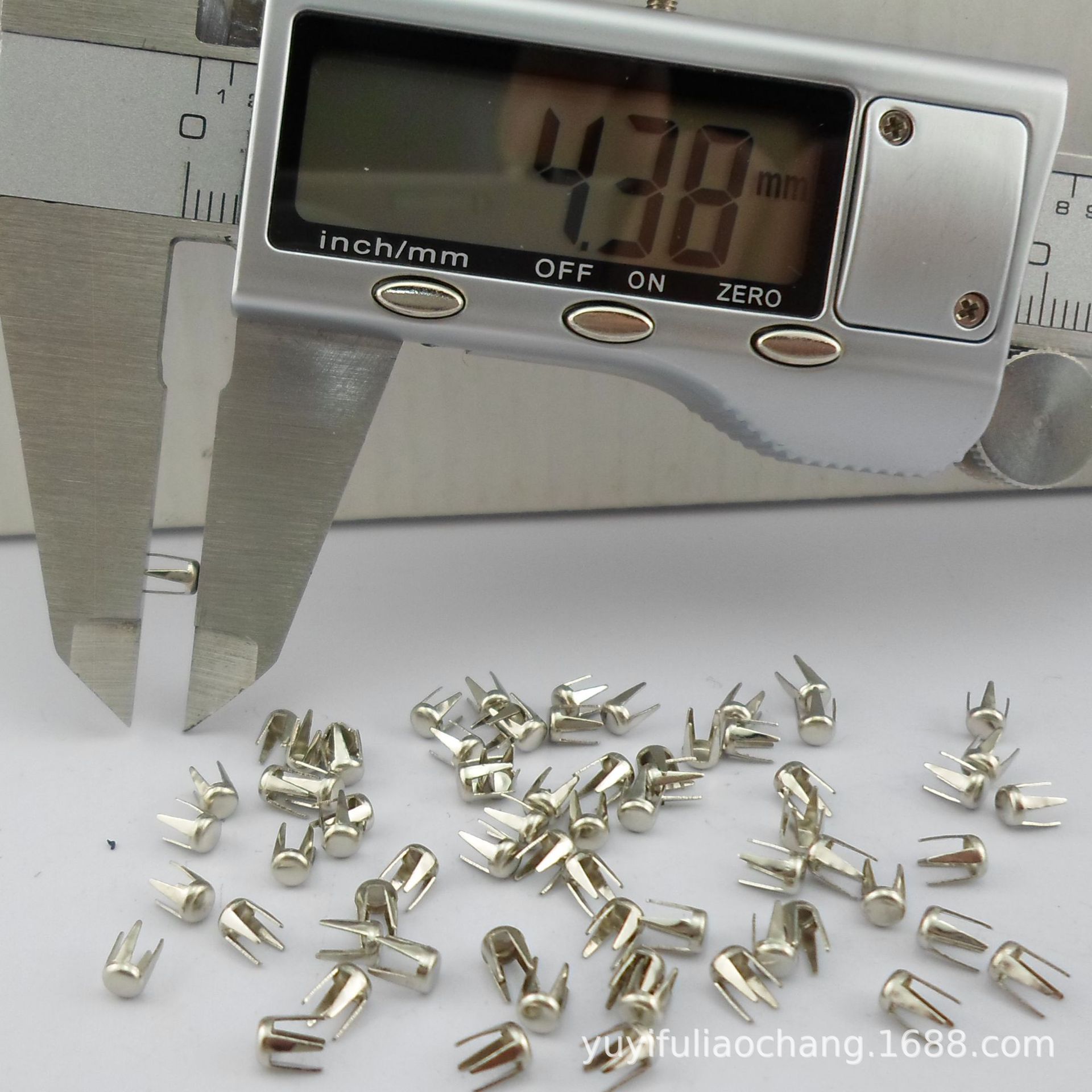 3×4.3MM高不锈钢加长爪 塑料撞钉底爪 珍珠圆珠铆钉圆形爪钉