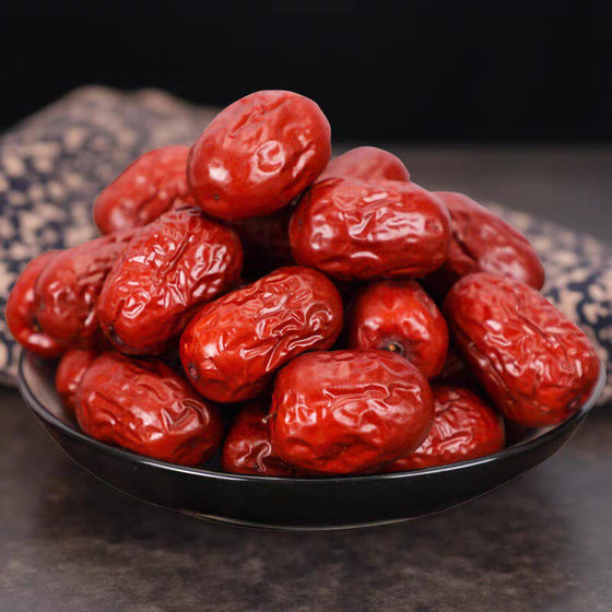 Xinjiang gray jujube in stock supply Xinjiang gray jujube gray jujube bags 500g red jujube sweet meat thick Xinjiang red jujube