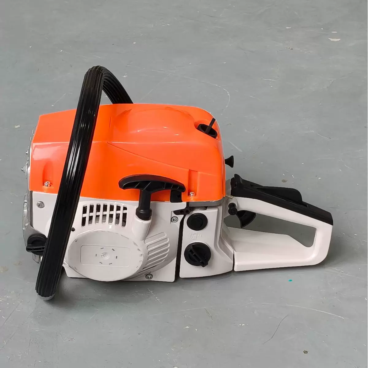 新款汽油伐木锯大功率12寸消防链锯多功能油锯省油超易启动伐木锯