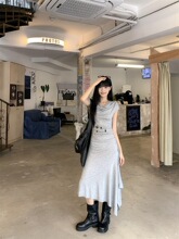 复古设计感荡领短袖连衣裙女夏季2025新款收腰时尚不规则包臀长裙