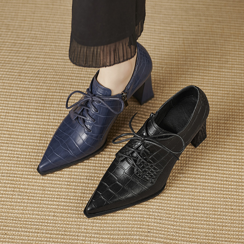Women's Single Shoes 2025 New Style Lace-Up Pointed Toe Leather Shoes with Chunky Heels, Embossed Leather, Deep-Cut High Heels for Spring and Autumn, Elegant