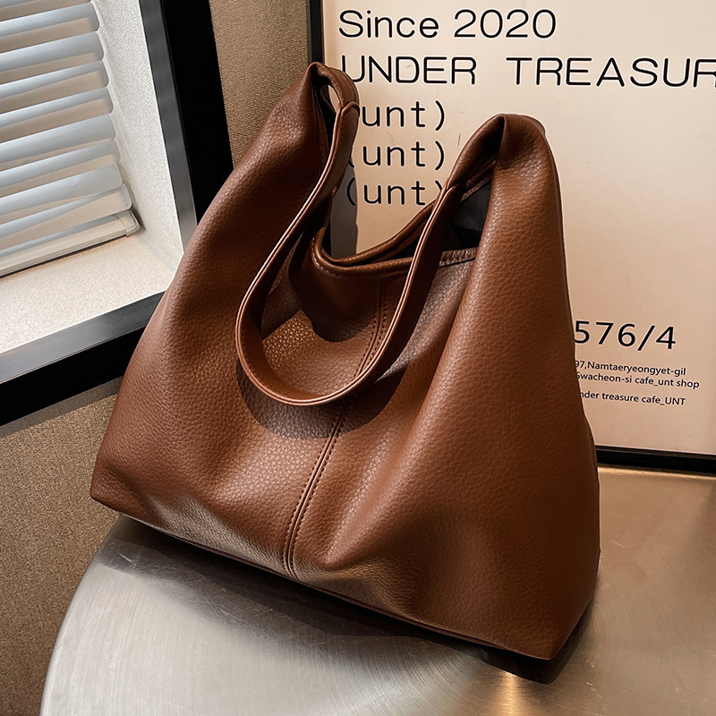 Large Capacity Bag Women's Autumn and Winter 2024 New Fashion Shoulder Bag High-grade Texture Mother and Mother Bucket Commuter Tote Bag