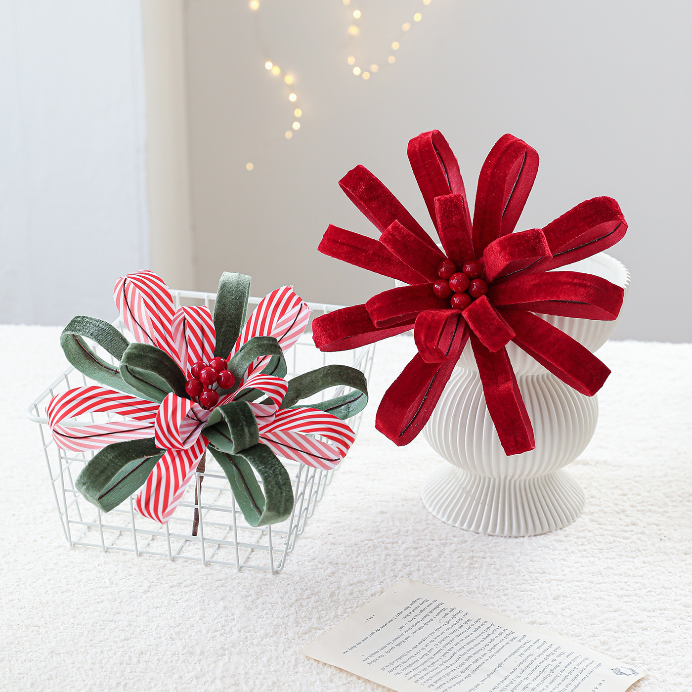 Nuevos productos de tela de flores de Navidad cintas de flores de frutas rojas de alta calidad tela de lujo ligera decoración de Navidad flores de simulación