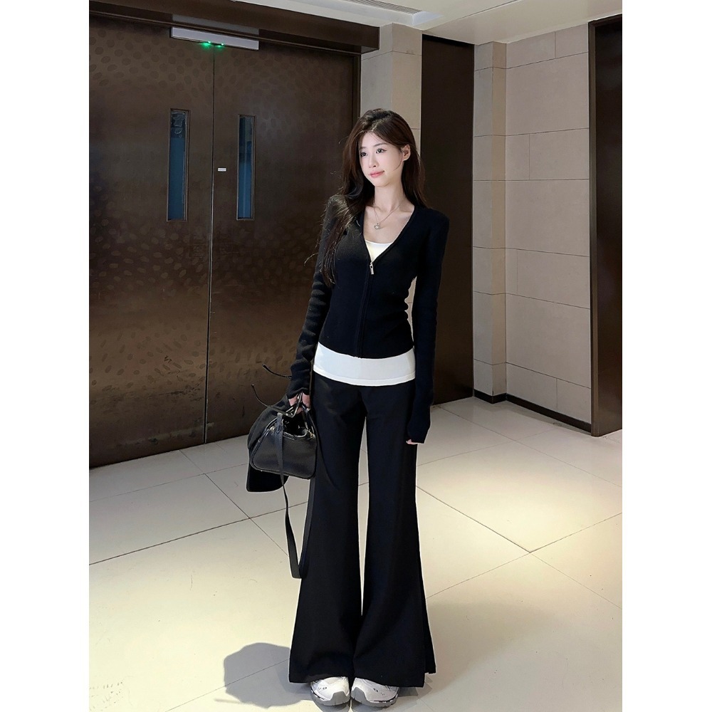 black sweater with zipper