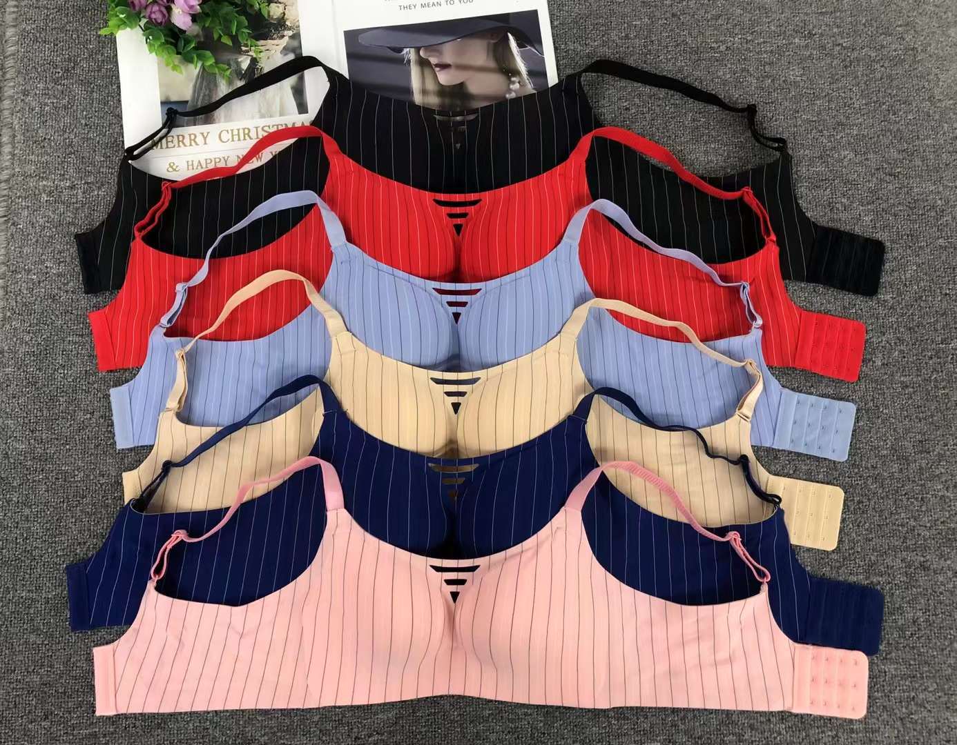 Nuevo sujetador sin costuras brillante colección de ropa interior pecho pequeño push up ropa interior cómoda push up sujetador sin costuras