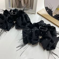 新型のシンプルで高級な星空のサテンの羽のつかみは百合で髪の量が現れます。