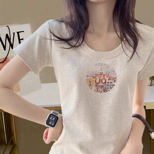 �H��춮aƷչʾ����-�׻�ɫ���޶���T��Ů�ļ������@��T�����r��