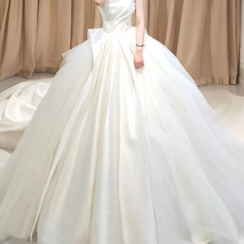 French satin main wedding dress 2023 new bridal tube top Hepburn Mori simple French slimming high sense autumn and winter