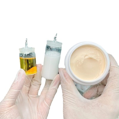 OEM代加工支持小批量穗檀香木套装滋润补水护肤品套装定制