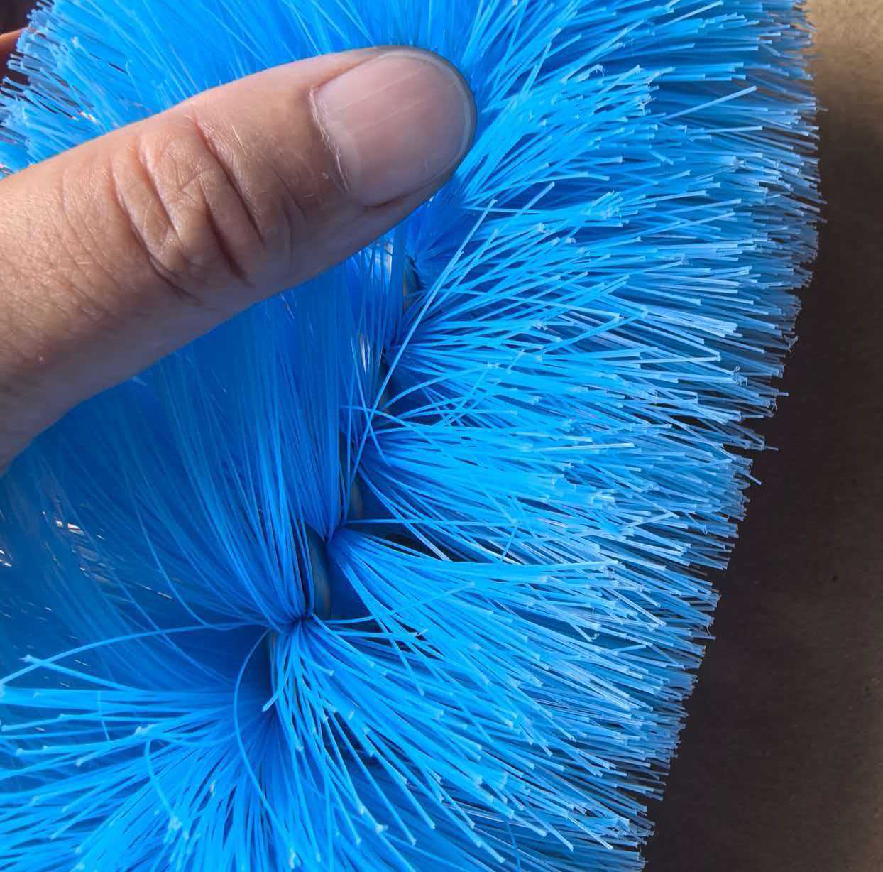 Factory direct sale anti-splash wheel brush, Christmas tree-shaped car wash brush, soft-bristled car rim cleaning brush