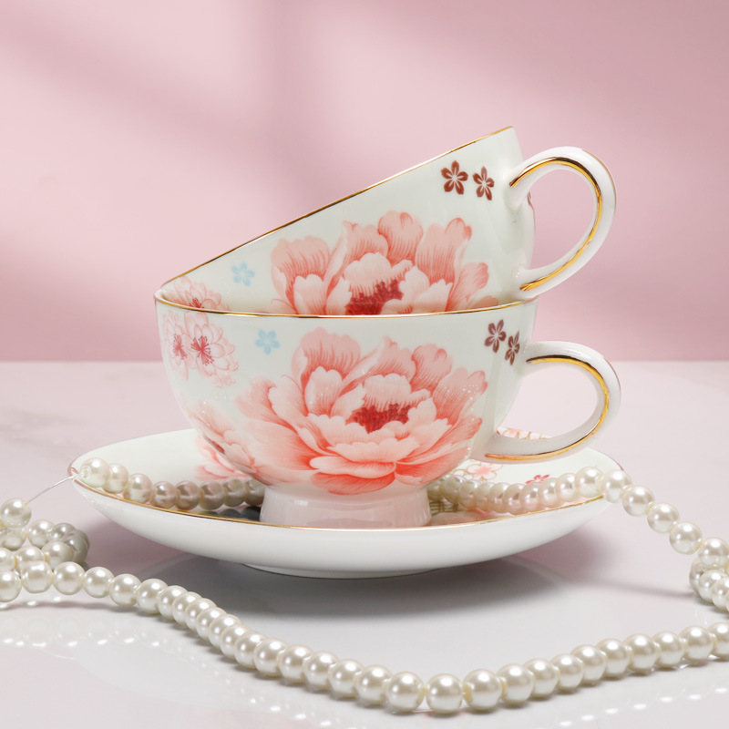 Nuevo juego de tazas y platillos de café de flores de té de flores retro, fresco y moderno, juego de té de la tarde británico, caja de regalo, taza de agua
