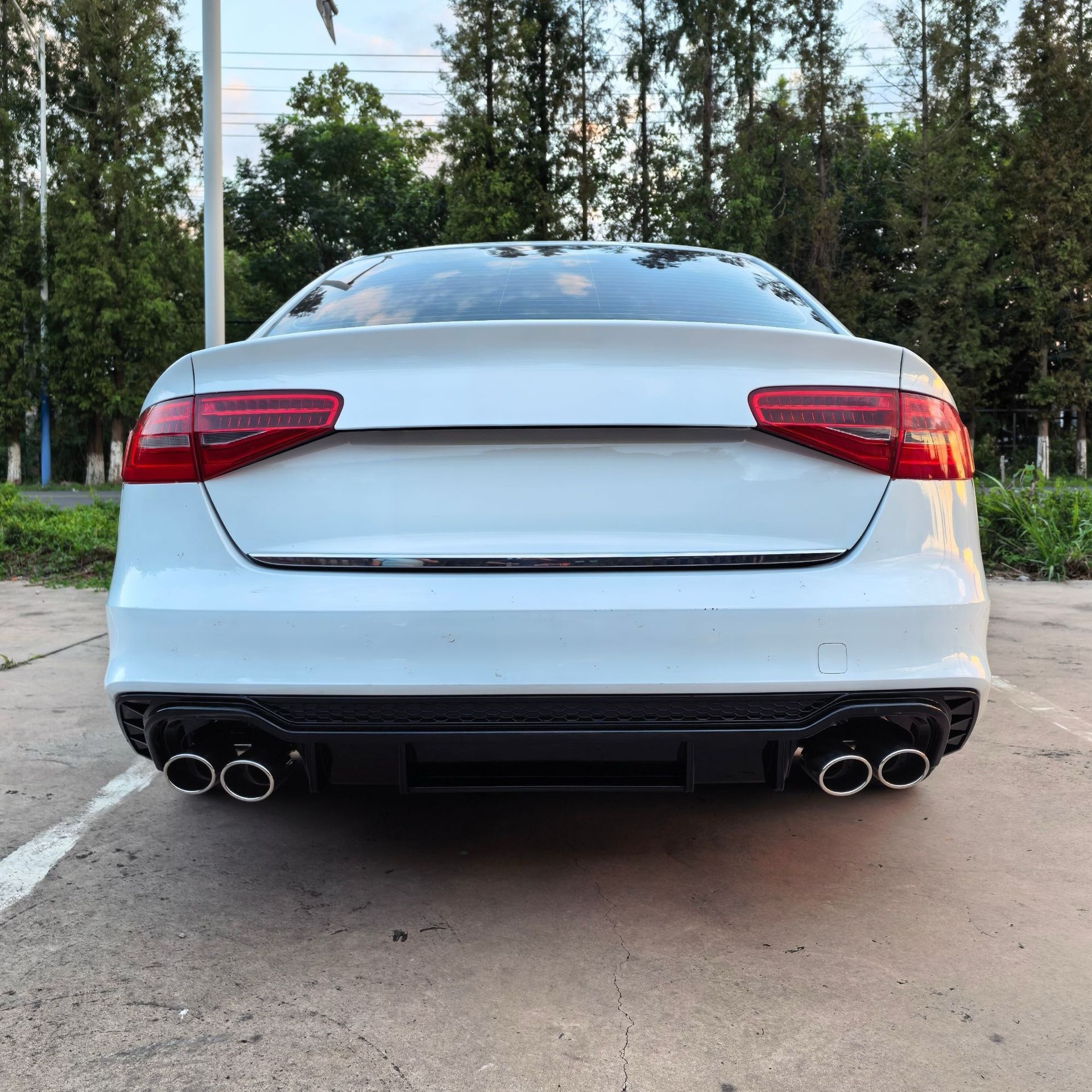 13-16 models suitable for Audi A4L B8PA modified to B9 RS4, including front and rear bumpers, grille, and rear lip – a complete body kit