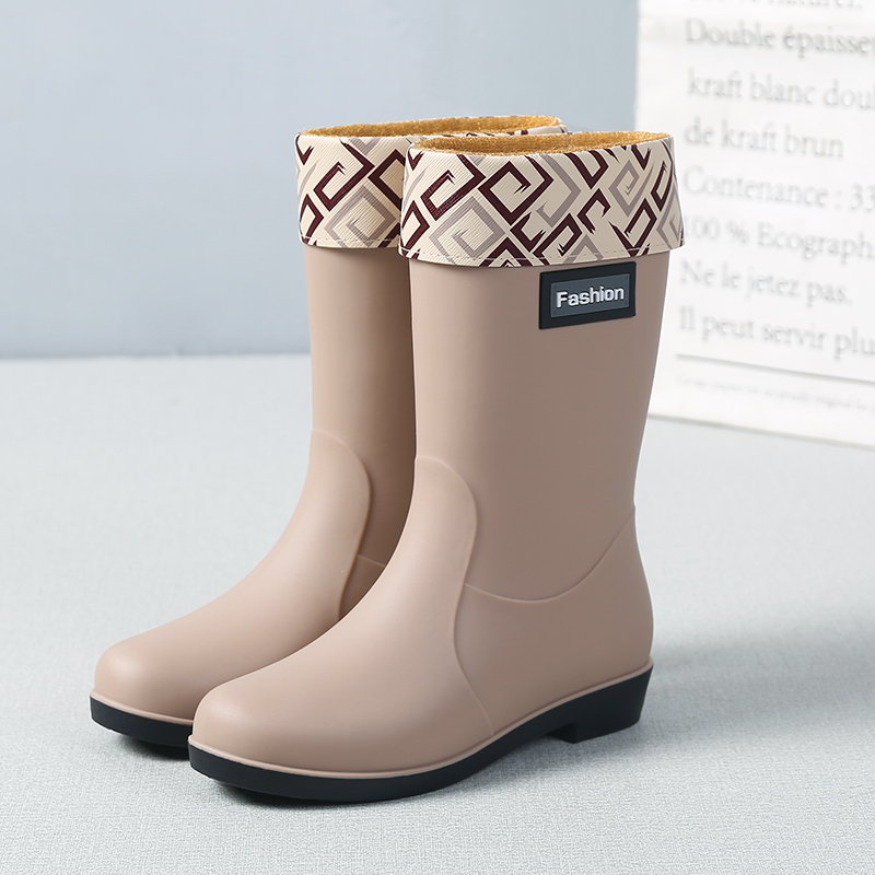 535 미디엄 튜브 카키 플러스 벨벳 탈부착 가능(두 가지 사이즈가 너무 작음)