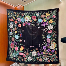 跨境欧美时尚丝巾高档优雅围巾轻奢丝绸印花字母印花海外热销大牌