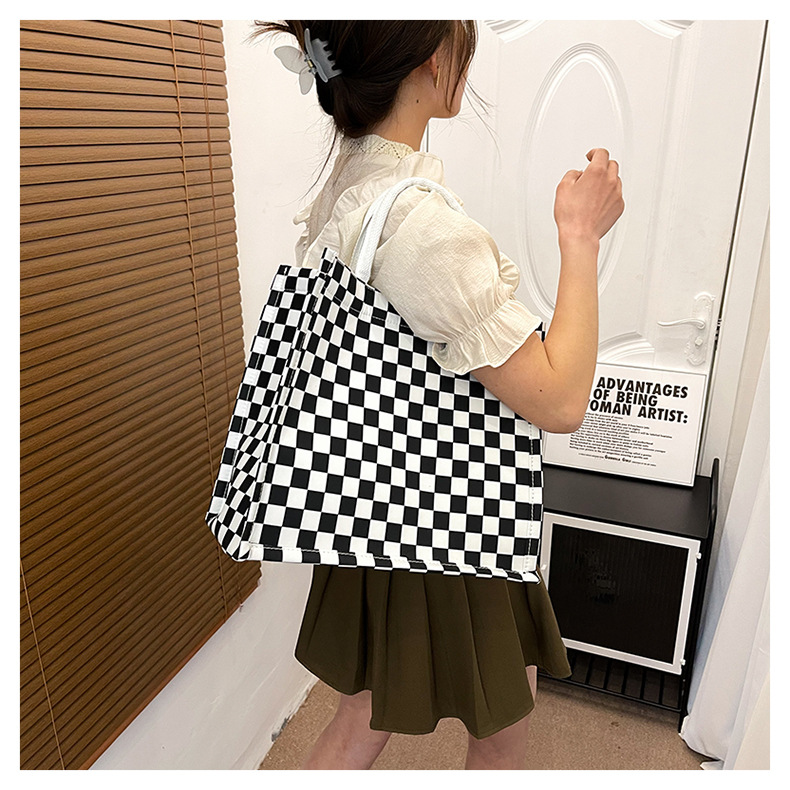 Large-capacity single-shoulder tote bag 2024 new style fashionable and textured trendy handbag for commuting and casual use, large checkered bag for women undefined